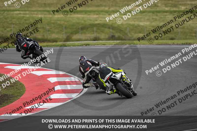 cadwell no limits trackday;cadwell park;cadwell park photographs;cadwell trackday photographs;enduro digital images;event digital images;eventdigitalimages;navarra;no limits trackdays;peter wileman photography;racing digital images;trackday digital images;trackday photos